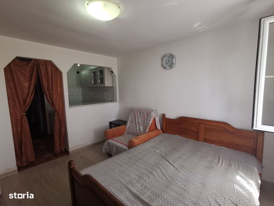 Garsoniere zona Cornisa mobilate si utilate