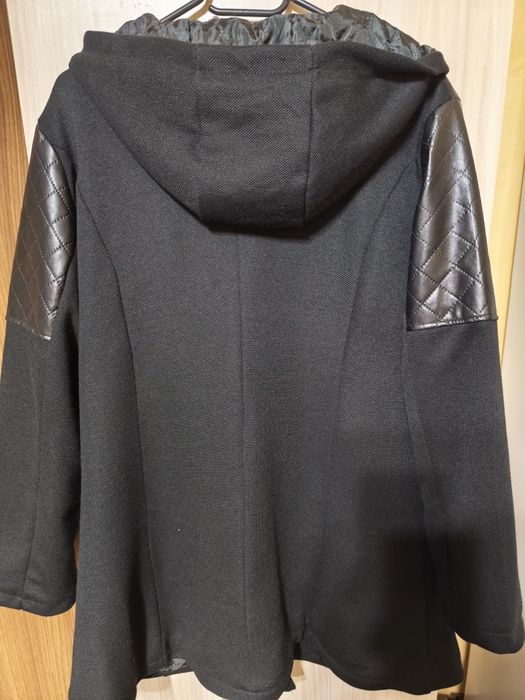 Дамско яке с качулка