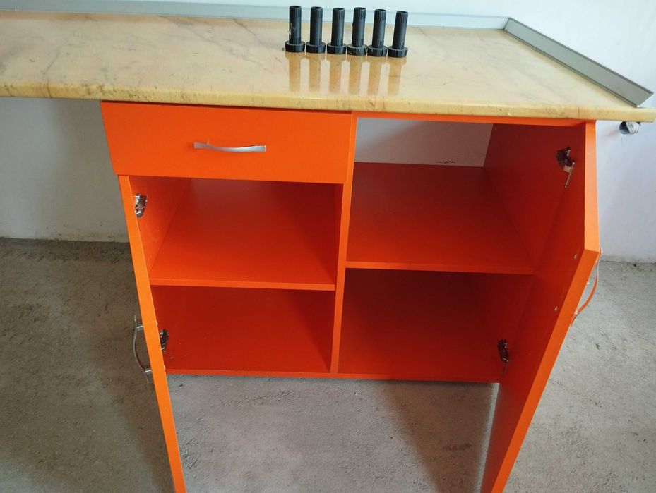 Шкаф с плод за вграждане.