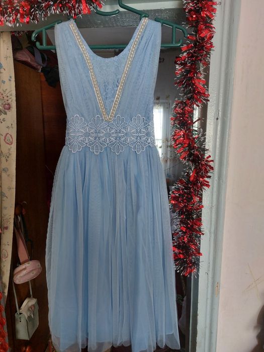 Продаются нарядные платья на девочку.