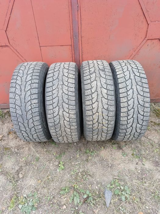 Продам зимнюю резину 265/65 R17