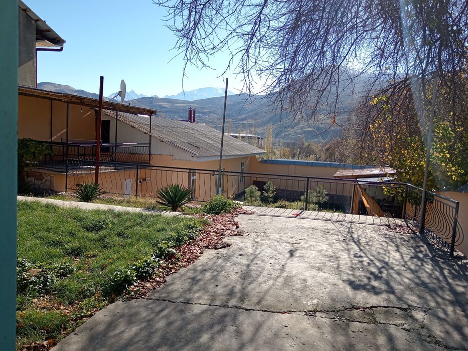 Чорвок-Ходжикентда Дача сотилади 4 сотих