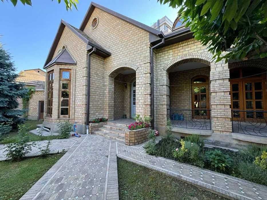 ‼️Метро Минор‼️ Продается Шикарный Углавой ДОМ в ЦЕНТРЕ/8 соток/ 500м²