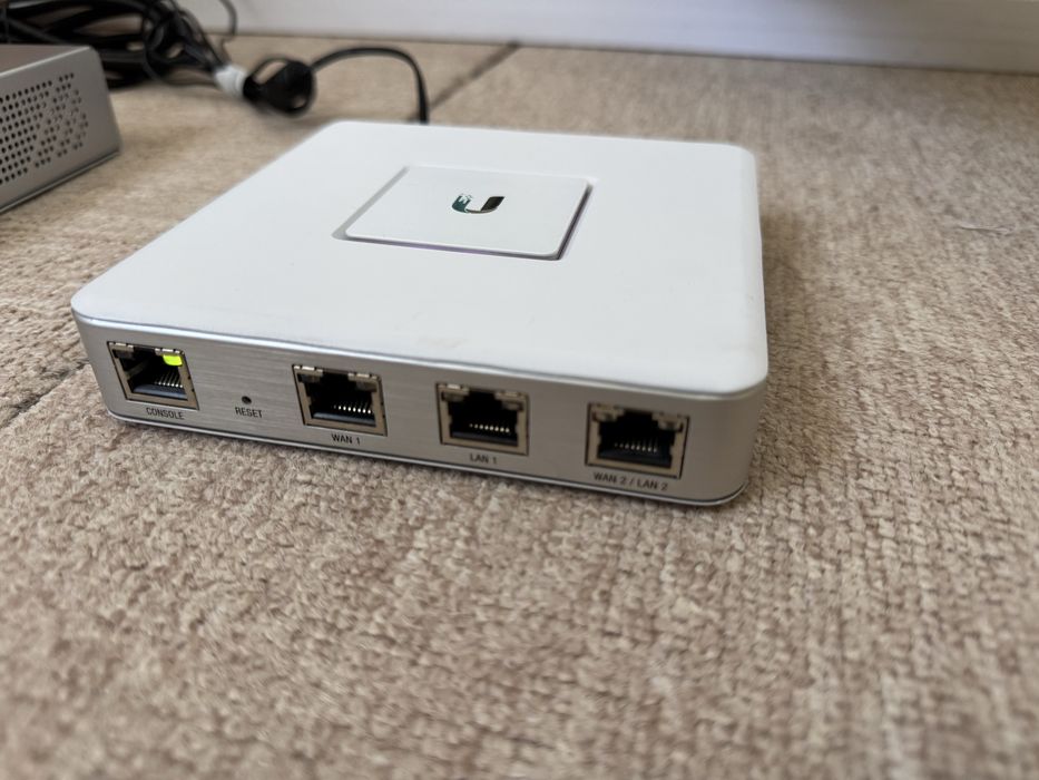 Echipamente de retea Unifi (gateway, cloud key)