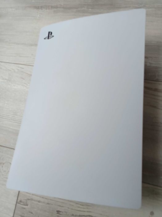 Плейстейшън 5 с шест игри