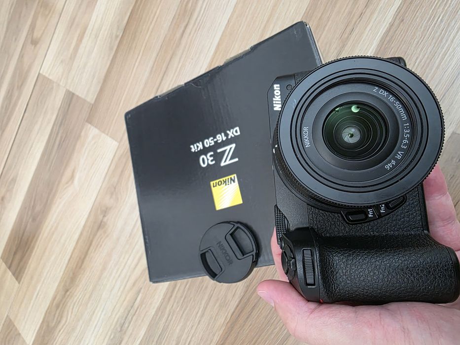 Aparat foto Mirrorless Nikon Z30, obiectiv 16-50 plus card 128Gb