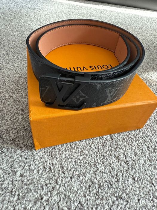 Curea noua cu eticheta