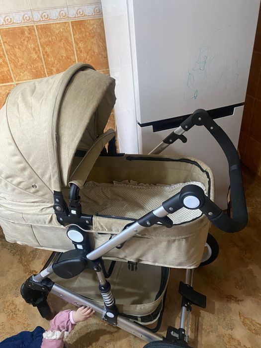 Продам каляску в хорошем состояние.