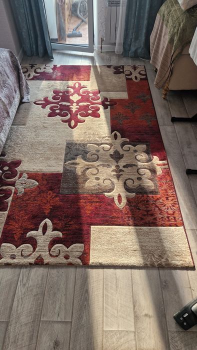 Продам ковёр 3х2м.
