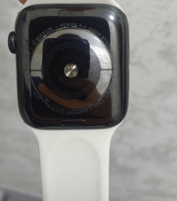 Apple Watch 3 ICloud
Идеал состояние 
Айклауд есть
Корпус в идеале
Род