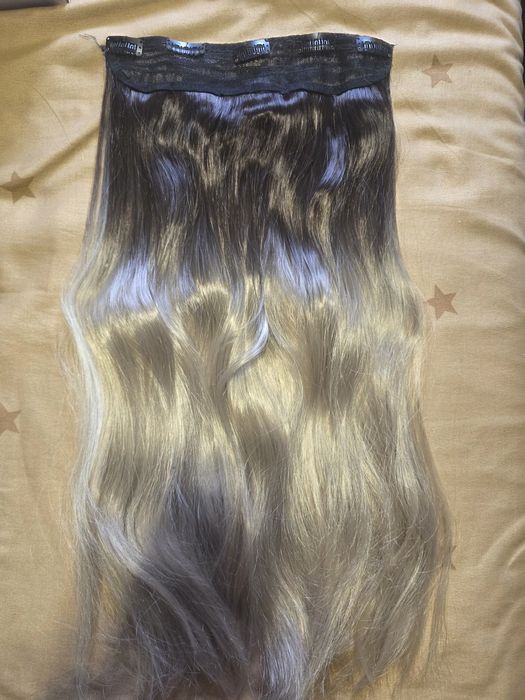 Vând extensii din par natural cu clips.Produs nou