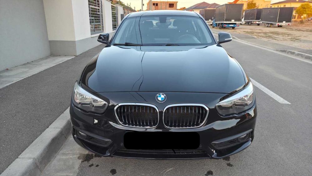 Vând BMW Seria 1 118i, an 2018, motor 1.5 benzină, 136 CP, cutie manuală 6 trepte, aproximativ 107.000 km.