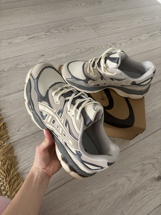Кроссовки Asics продам