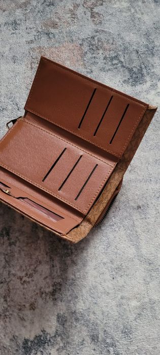 Geantă de damă și portofel