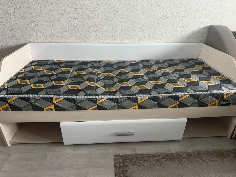 Мебель для спальни  Кровать