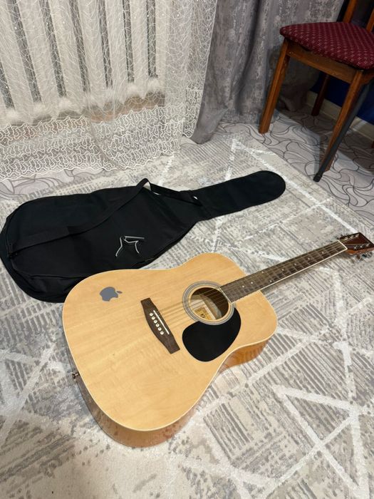 Гитара акустическая