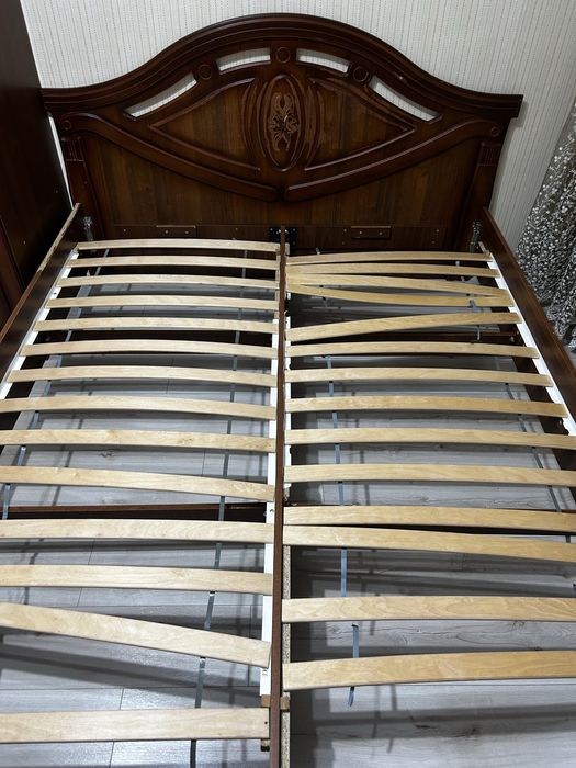 Продам кровать 160х200 (без матраса)