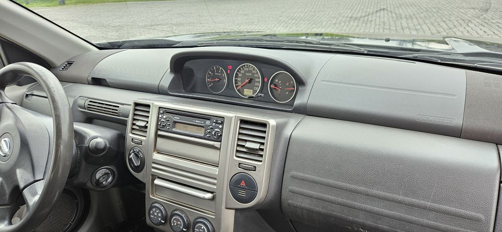 Nissan X-Trail 4x4 la Buton