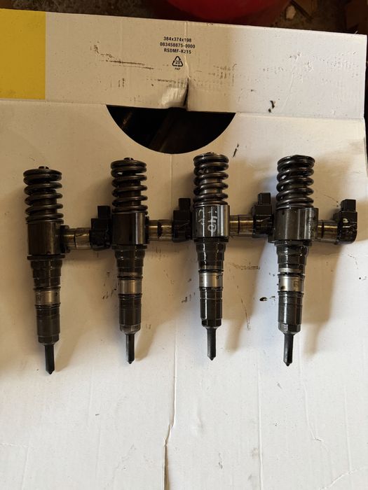 Injectoare injector VW passat b6 2.0 BKP
