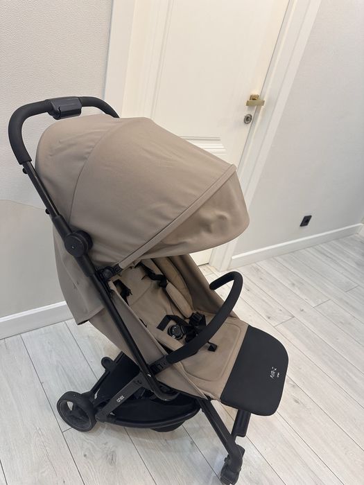Продам коляску anex air z