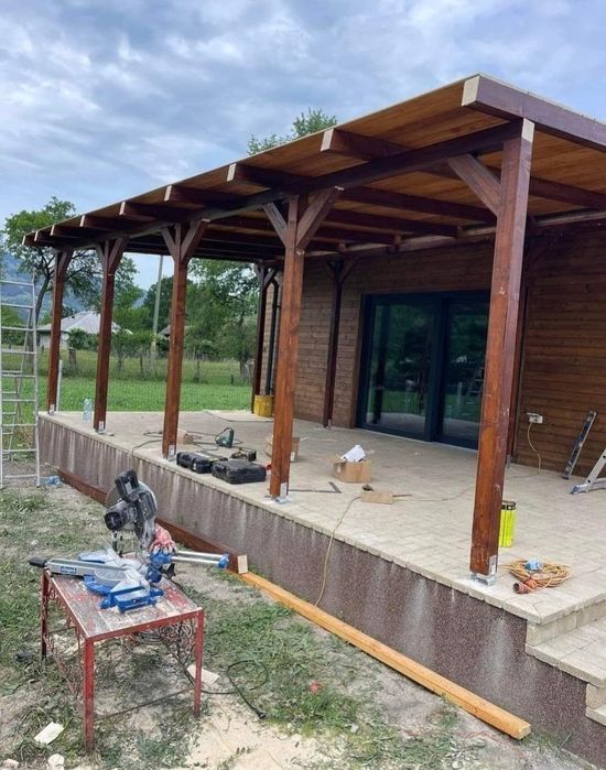 Vând  căsuțe foișoare din lemn