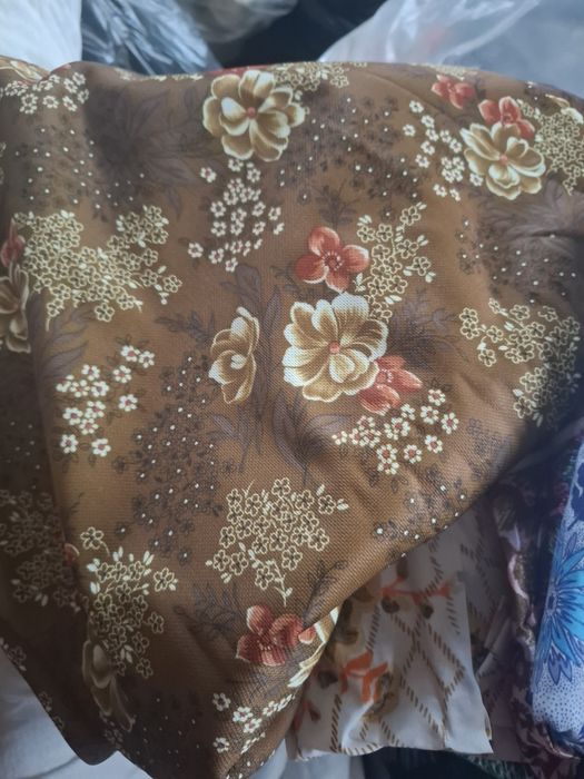 Продавам парчета плат