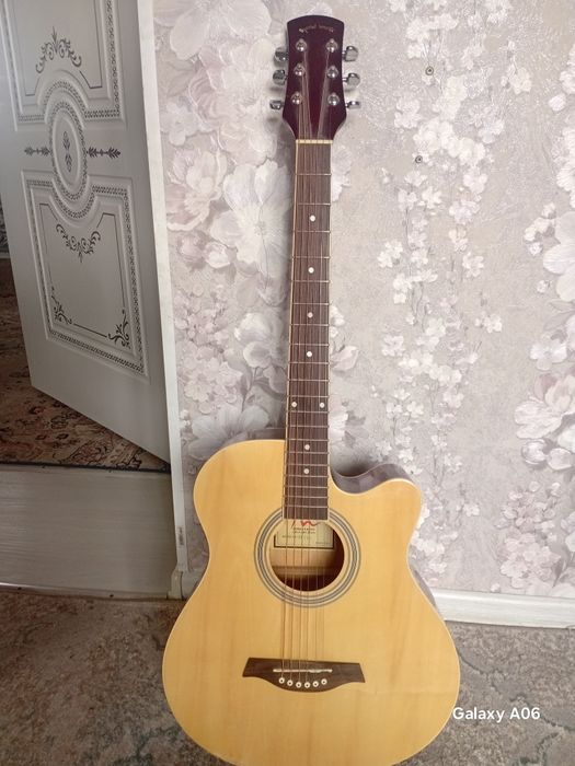 Гитара акустическая