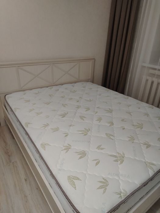 Продам двухспальная кровать с матрасом