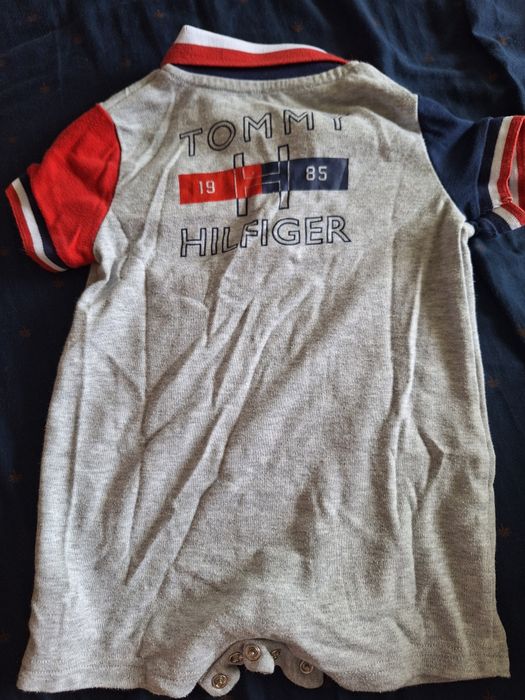 Tommy Hilfiger бебешки дрехи за момче