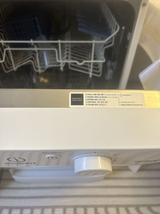 Продам посудомоечную машинку Indesit