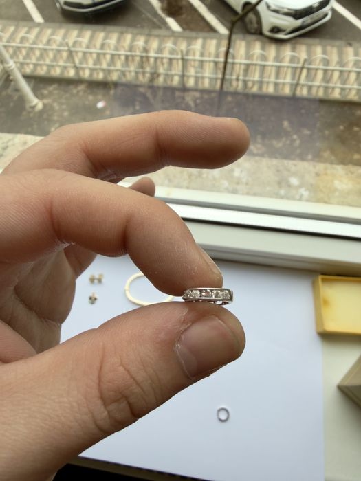 Vand cercei din aur alb nou 14k 1,38 grame (500lei pe gram)