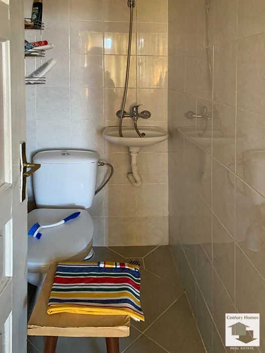 105595 Очарователна триетажна къща с гараж и двор във Велико Търново