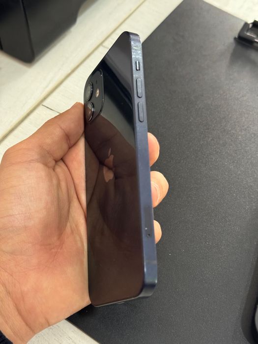 Айфон, iPhone 12, в отличном состоянии