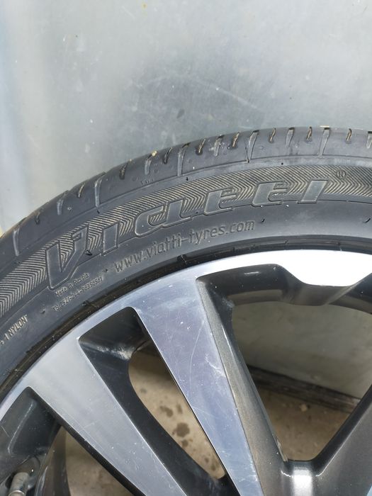 Продам комплект дисков с шинами