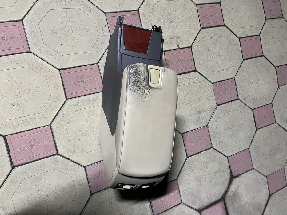 Подлокотник Lexus es 350