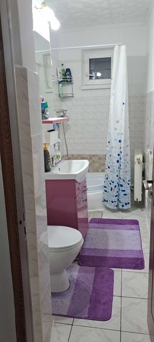 Vand apartament cu doua camere