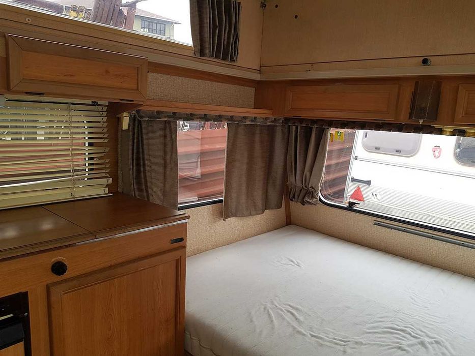 Запазена каравана нов внос от Холандия RAPIDO 750kg