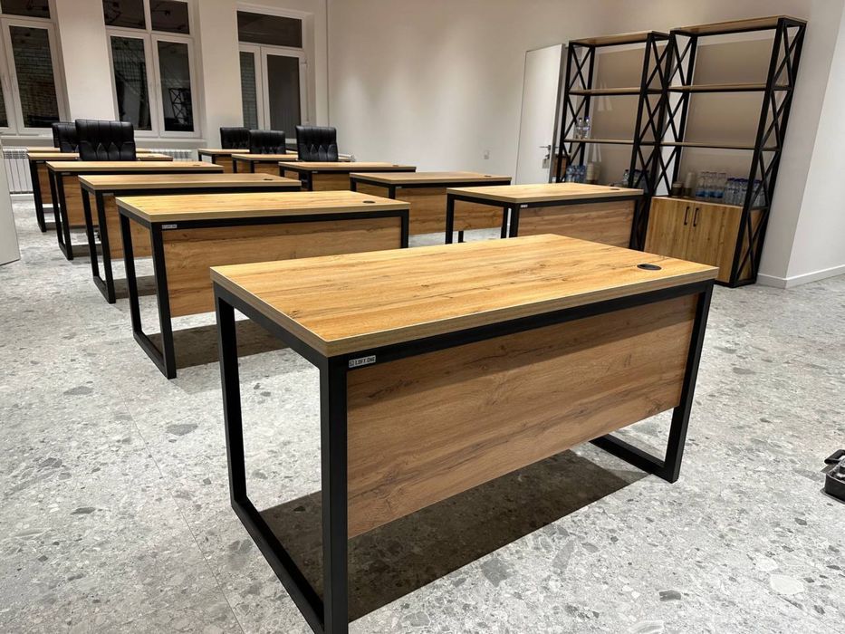 Loft va Hi Tech uslubidagi mebellar