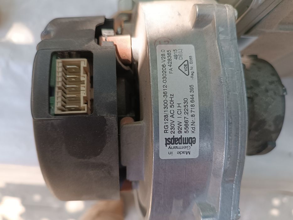Dezmembrez centrala Bosch 35kw  condens