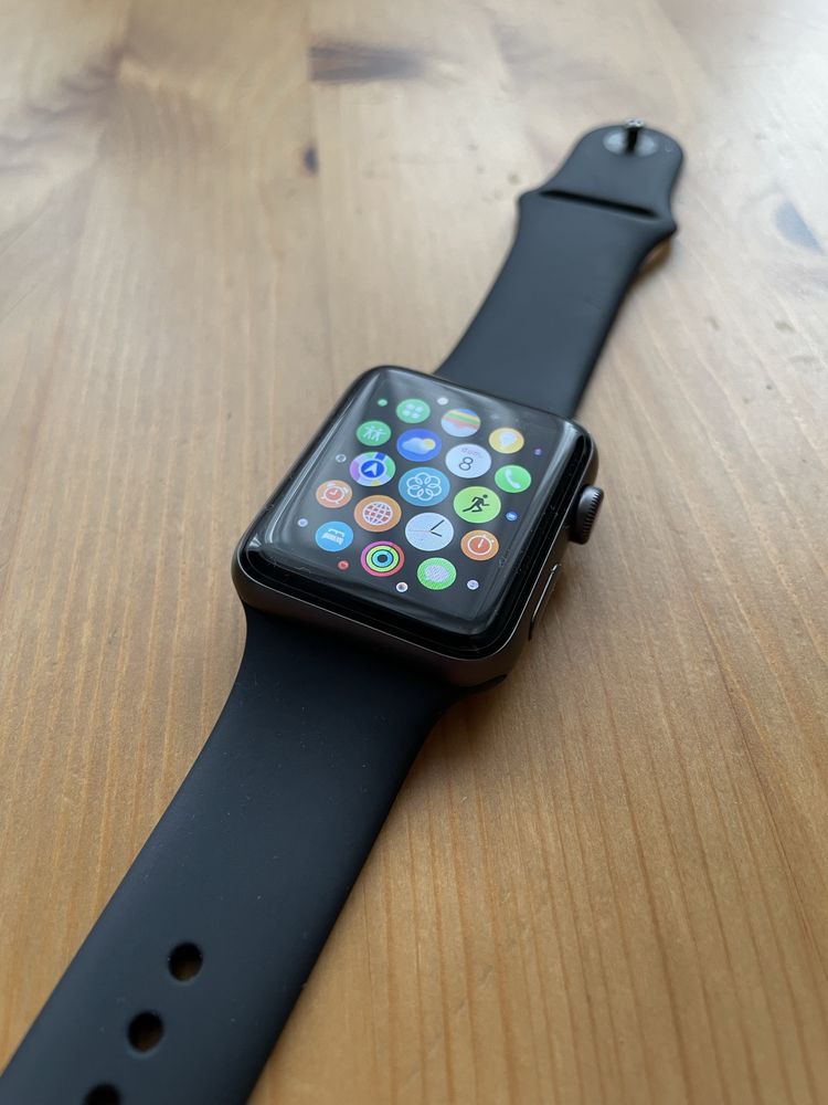 Vand Apple Watch 3 42mm PopestiLeordeni • OLX.ro