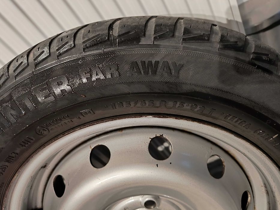 Jenti de tabla cu anvelope iarna Logan