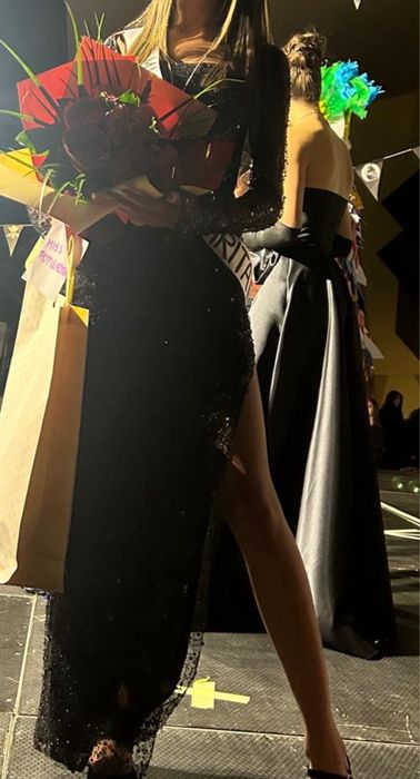 Rochie neagra cu paiete