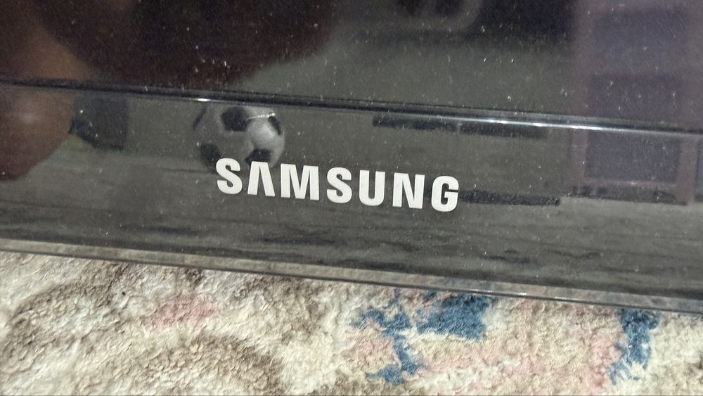 Продам телевизор Samsung 40”