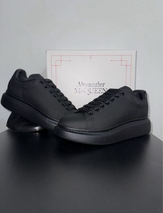 Vand McQueen Negri