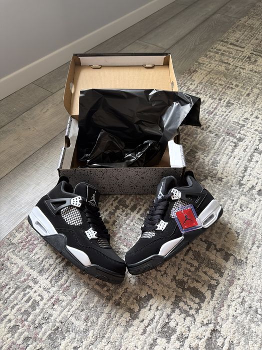 Jordan 4 White Thunder