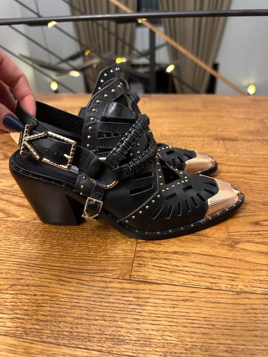 Botine decupate IVY KIRZHNER - mărime 38