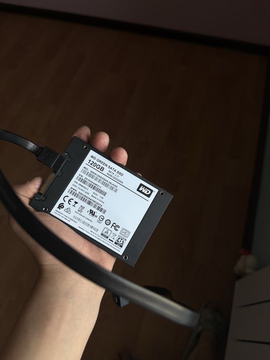 Продаеться ссд диск Kingston!