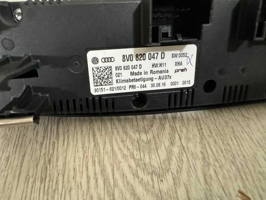 Panou Comanda AC / Audi A3 AUDI A3 8V0820047D
