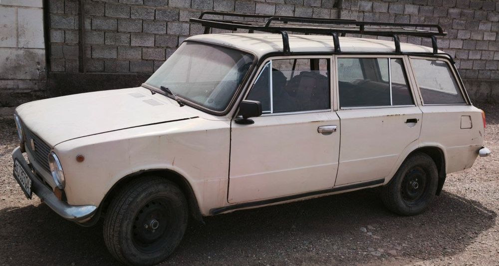 ВАЗ 2102 сотилади. Метани бор.