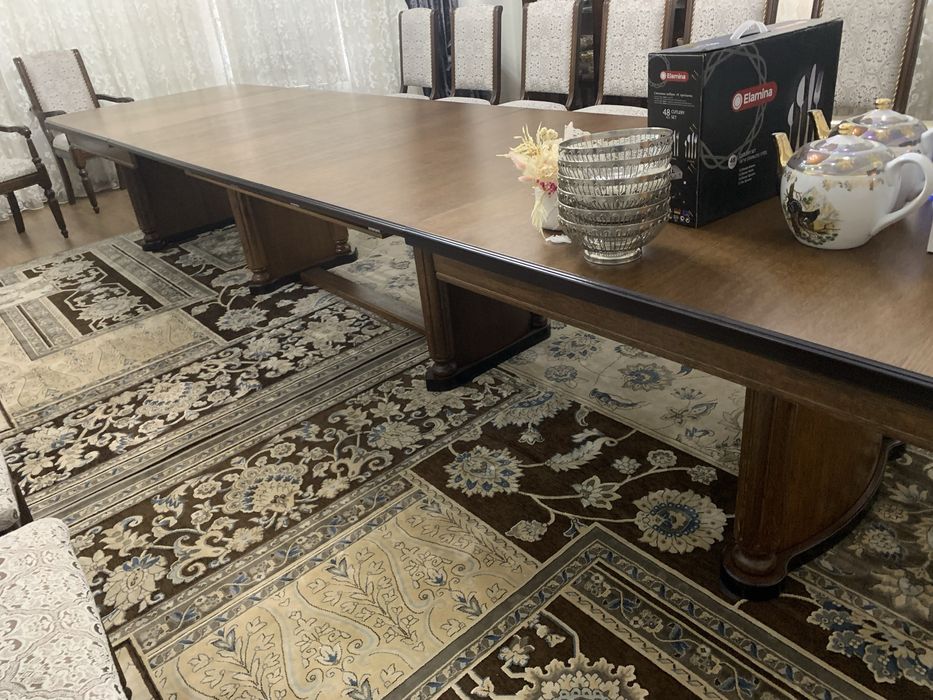 Стол для гостиной 5.5 метров